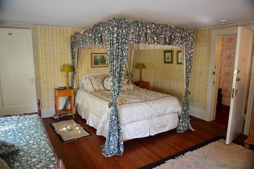 Windflower Inn Great Barrington Esterno foto