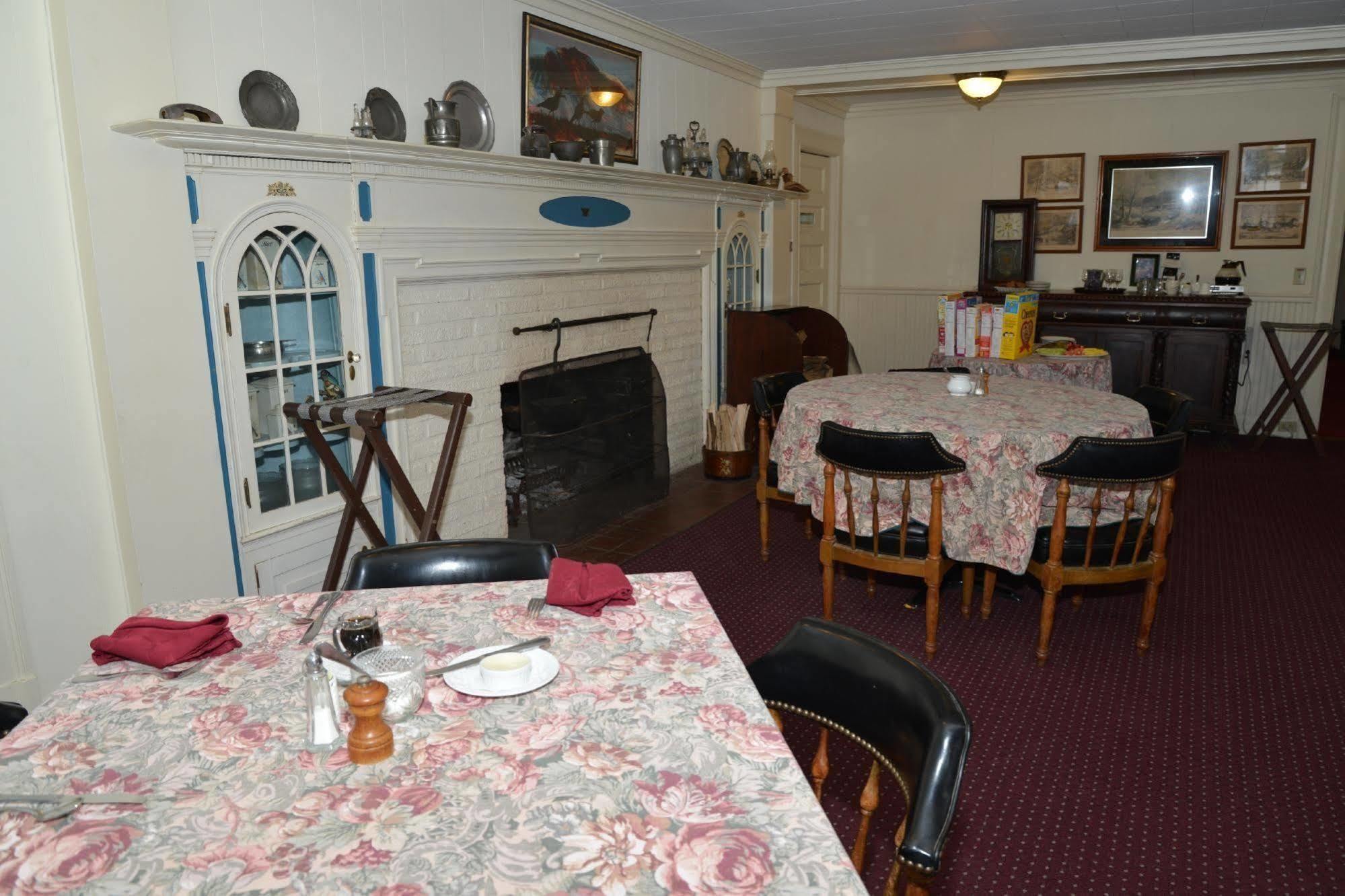 Windflower Inn Great Barrington Esterno foto