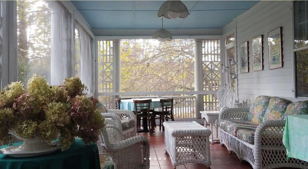 Windflower Inn Great Barrington Esterno foto